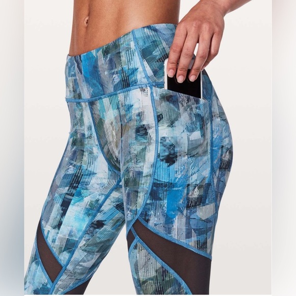 Lululemon On Pace Crop *21” in Sun Dazed Multi Blue Leggings - Picture 4 of 8